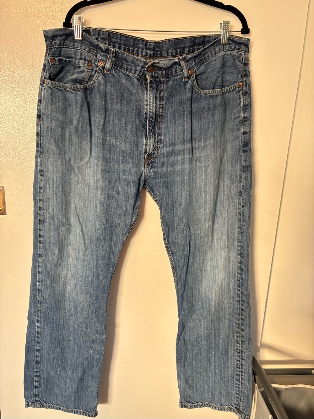 Levi's Men's Light Blue Relaxed Fit Denim Jeans